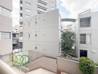  �����]��
�������o���R�j�[����̒��]