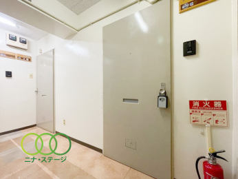  �����ց�