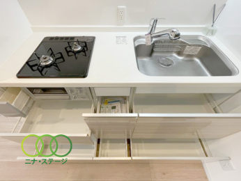  ���L�b�`����
���[���[���ł�