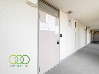  �����ց�