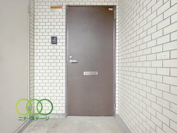  �����փh�A��