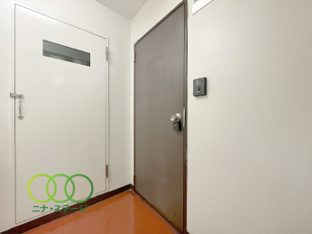  �����փh�A��