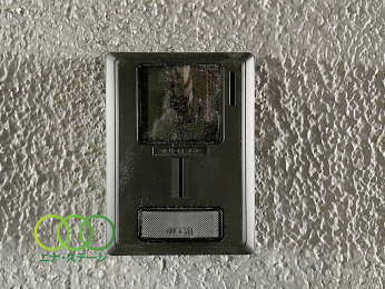  ���s�u���j�^�[�z����