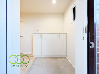  �����ց�