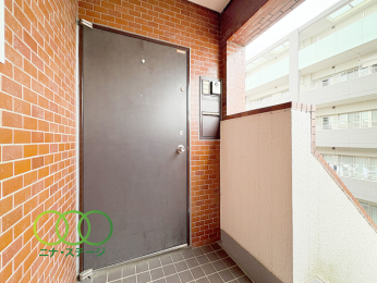  �����ց�