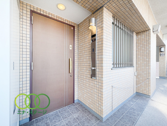  �����ց�