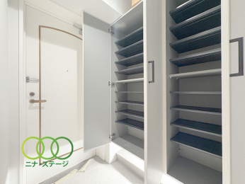  �����ց�