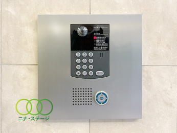  ���I�[�g���b�N���j�^�[�z����