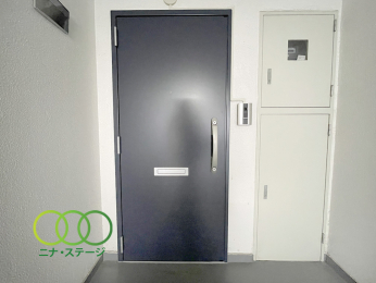  �����փh�A��