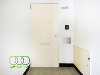  �����ց�