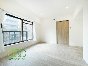  �����r���O��
��P�Q�D�T���@�쓌�����Ŗ��邢���r���O�ł���