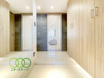  �����ց�