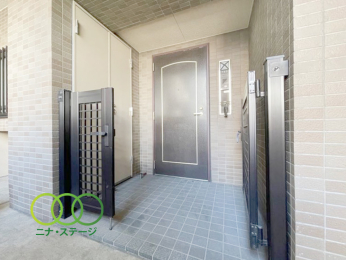  �����ց�