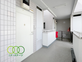  �����ց�