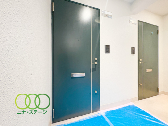  �����ց�