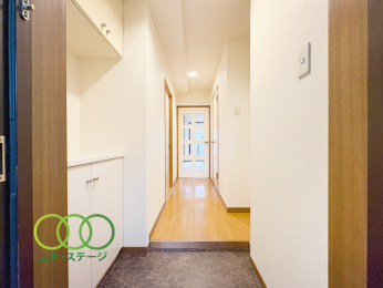  �����ց�