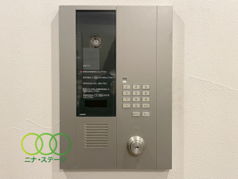  ���I�[�g���b�N���j�^�[�z����