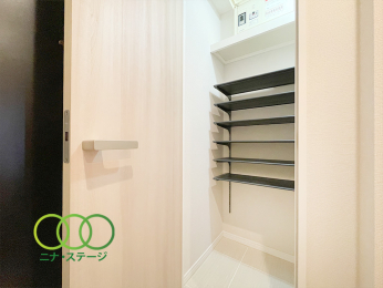  ���V���[�Y�C���N���[�[�b�g��