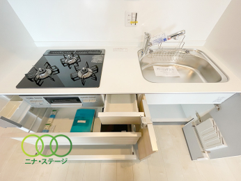  ���L�b�`����
���[���[���ł�