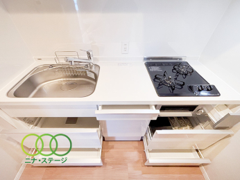  ���L�b�`����
���[���[���ł�