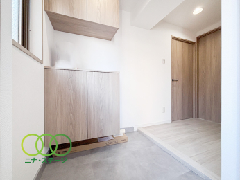  �����ց�