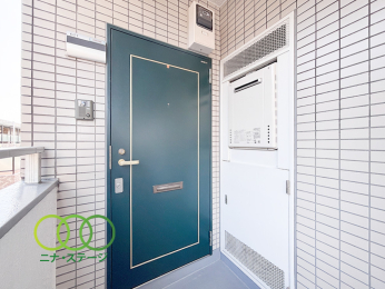  �����ց�