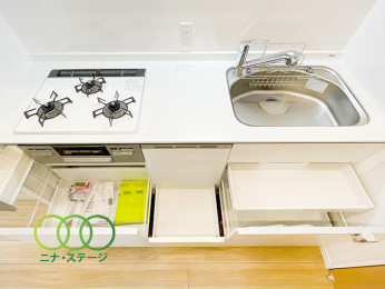  ���L�b�`����
���[���[���ł�