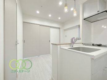  ���_�C�j���O�L�b�`����
��U�D�U��