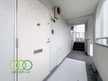  �����ց�