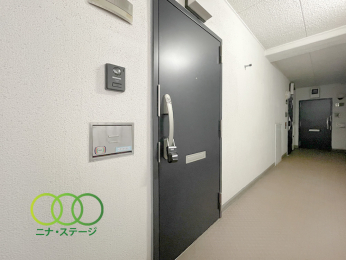  �����փh�A��