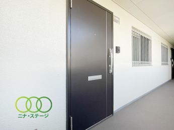  �����ց�