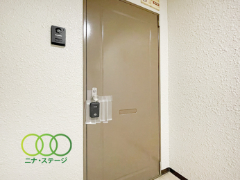  �����ց�