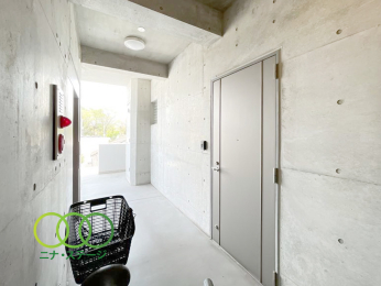  �����ց�