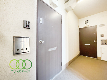  �����ց�