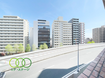  �����]��
�������o���R�j�[����̒��]