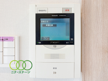  TV���j�^�[�C���^�[�z��