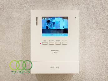  TV���j�^�[�t�C���^�[�z��
