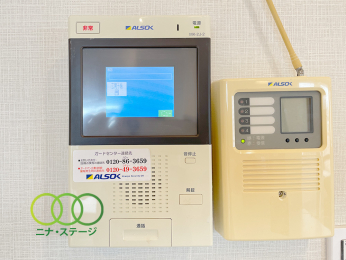  TV���j�^�[�C���^�[�z��
