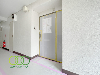  �����փh�A��