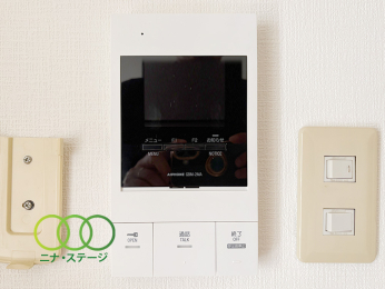  TV���j�^�[�t���C���^�[�t�H��